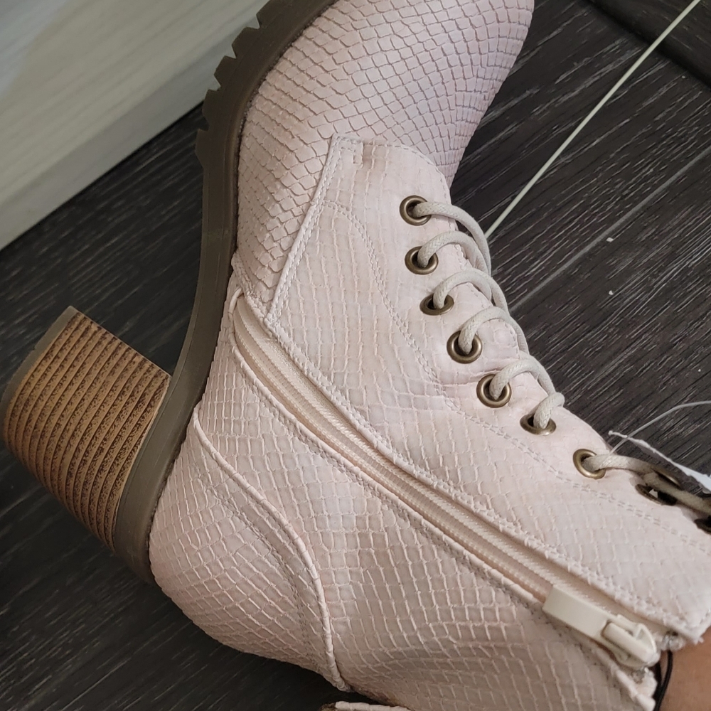 Booties - Picture 4 of 5